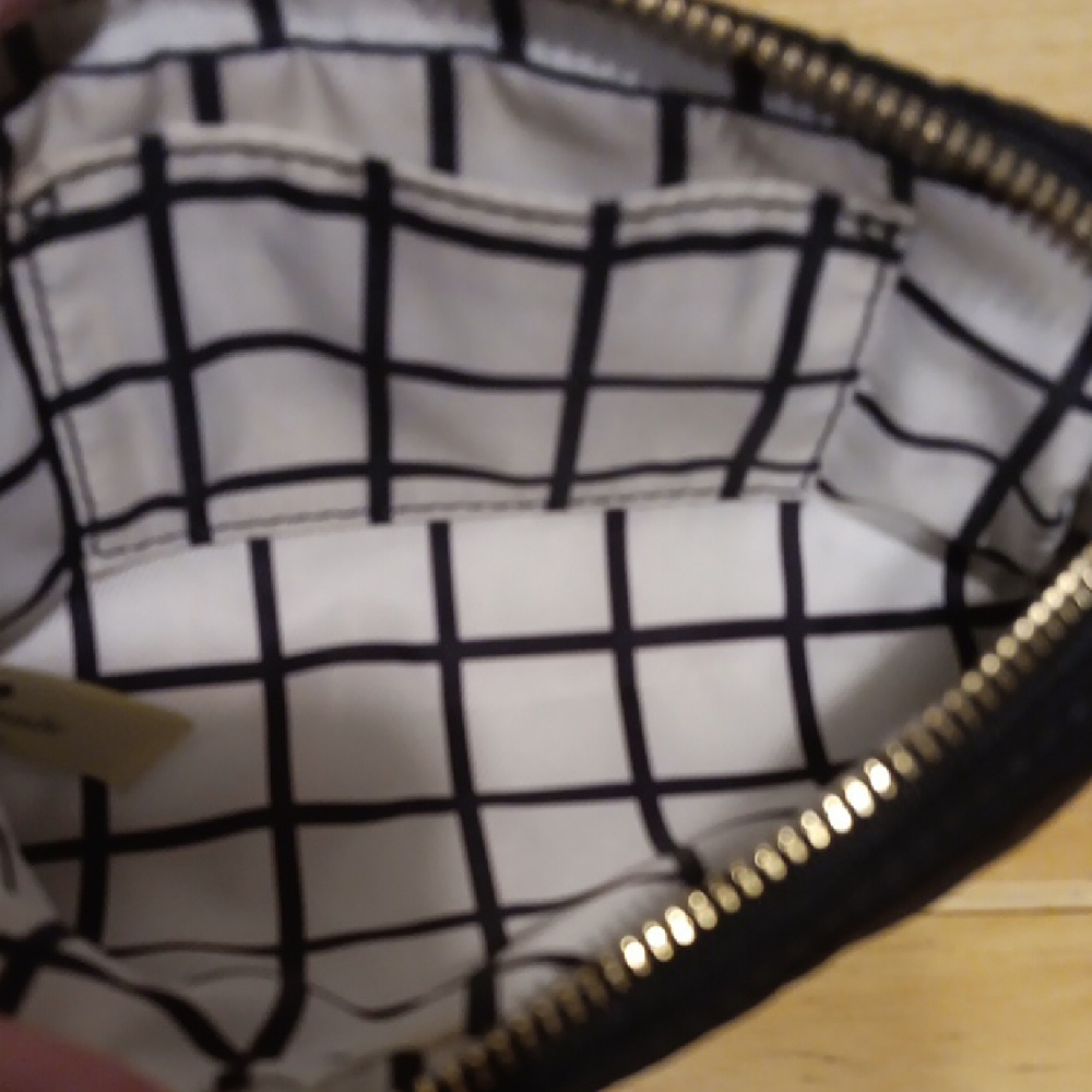 Kate Spade Off The Grid Black Wristlet Wallet & Charging Cable for Cell Phones - Picture 9 of 12